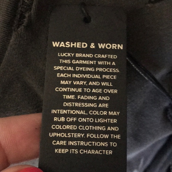 LAST 1- 🎧 2X HP 🎧NWT distressed Pink Floyd top - Picture 8 of 8